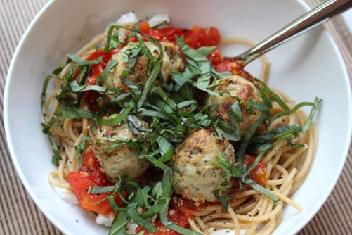 30-minute-meal-caprese-pasta-with-italian-chicken-meatballs